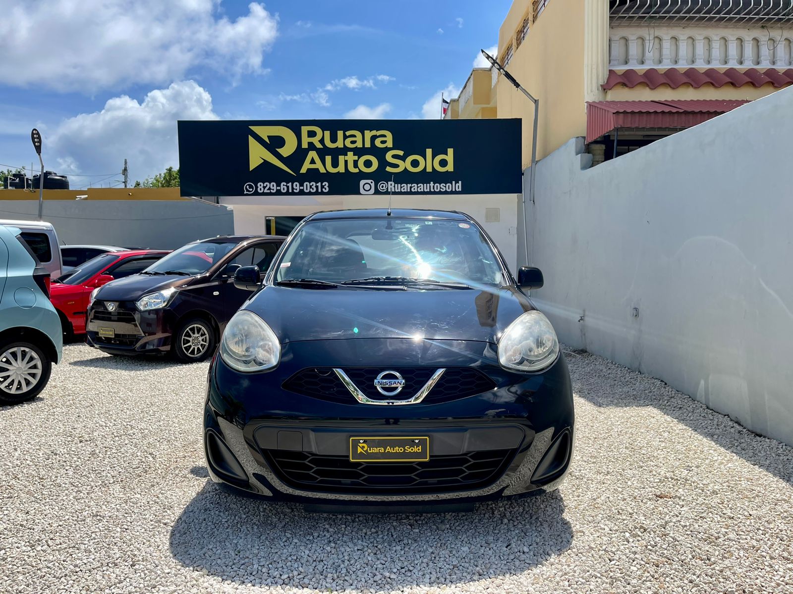 Nissan March Básico