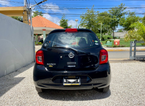 Nissan March Básico