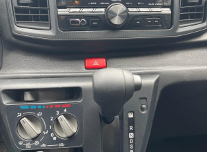 Daihatsu Mira Básico