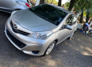 Toyota Vitz Básico