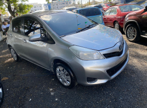 Toyota Vitz Básico