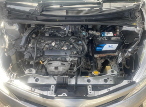 Toyota Vitz Básico