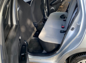 Toyota Vitz Básico