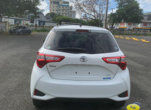 Toyota Vitz Básico