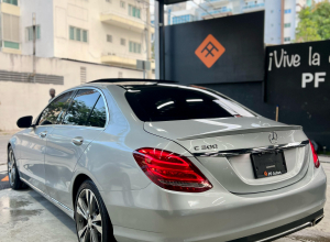 Mercedes-Benz Clase C 300