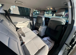 Hyundai Tucson SE