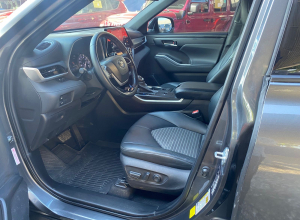 Toyota Highlander Sport