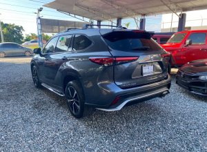 Toyota Highlander Sport