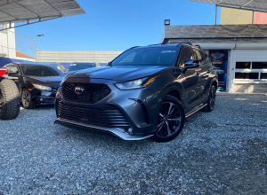Toyota Highlander Sport