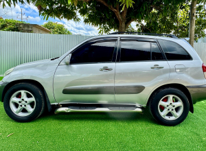 Toyota RAV4 LE