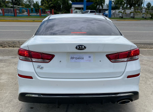 Kia K5 Básico