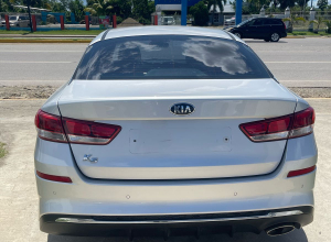 Kia K5 Básico