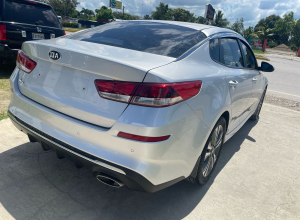 Kia K5 Básico