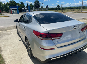 Kia K5 Básico