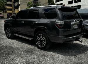 Toyota 4Runner SR5 Sport