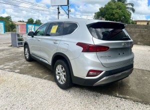 Hyundai Santa Fe SE