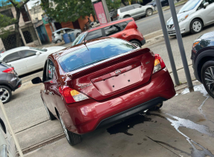 Nissan Versa SV