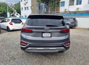Hyundai Santa Fe SE