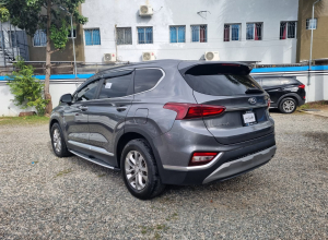 Hyundai Santa Fe SE