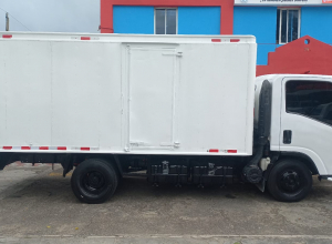 Isuzu NPR Furgon