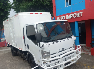 Isuzu NPR Furgon
