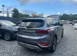 Hyundai Santa Fe SE