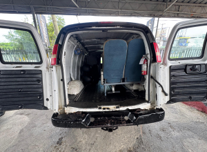 Chevrolet Express Cargo G2500