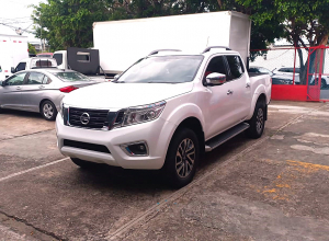 Nissan Frontier LE