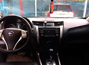 Nissan Frontier LE
