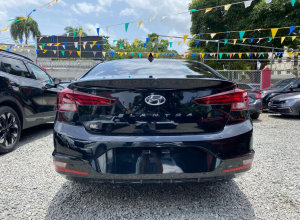 Hyundai Elantra Limited