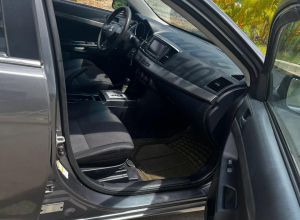 Mitsubishi Lancer ES