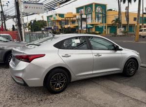 Hyundai Accent SE