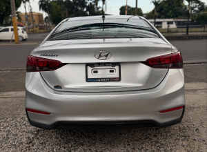 Hyundai Accent SE