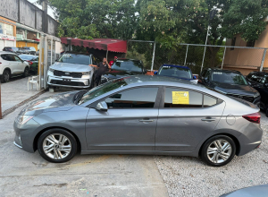 Hyundai Elantra Basico