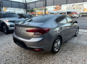 Hyundai Elantra Basico