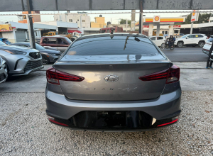 Hyundai Elantra Basico
