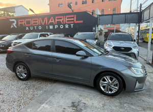 Hyundai Elantra Basico