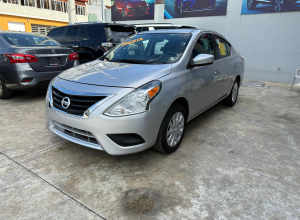 Nissan Versa SV