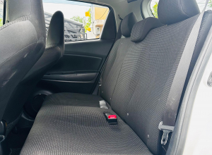 Toyota Vitz Básico