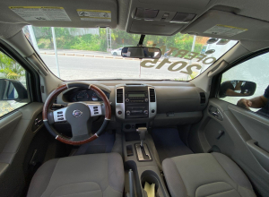 Nissan Frontier SE