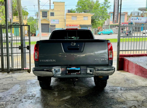 Nissan Frontier SV