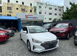 Hyundai Elantra Basico