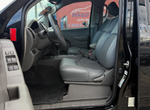 Nissan Frontier SV