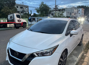 Nissan Versa SR