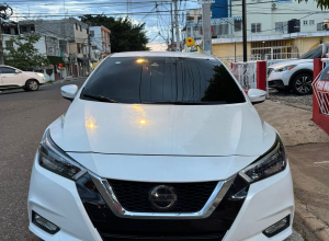 Nissan Versa SR