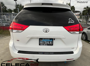 Toyota Sienna LE