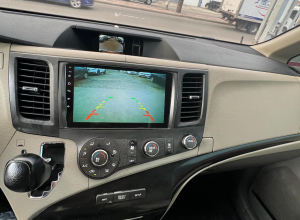 Toyota Sienna LE