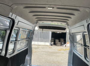 Nissan NV 350