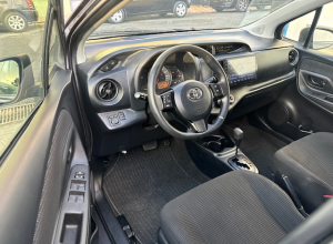 Toyota Vitz Básico