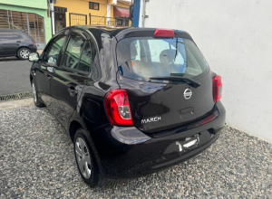 Nissan March Básico